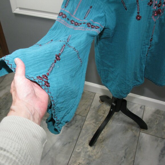 The Pyramid Collection Turquoise Embroidered Boho Bell Sleeve Blouse Size XL - Picture 6 of 8
